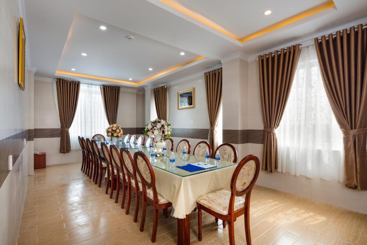 Phuc Ngoc Hotel Rạch Giá Buitenkant foto